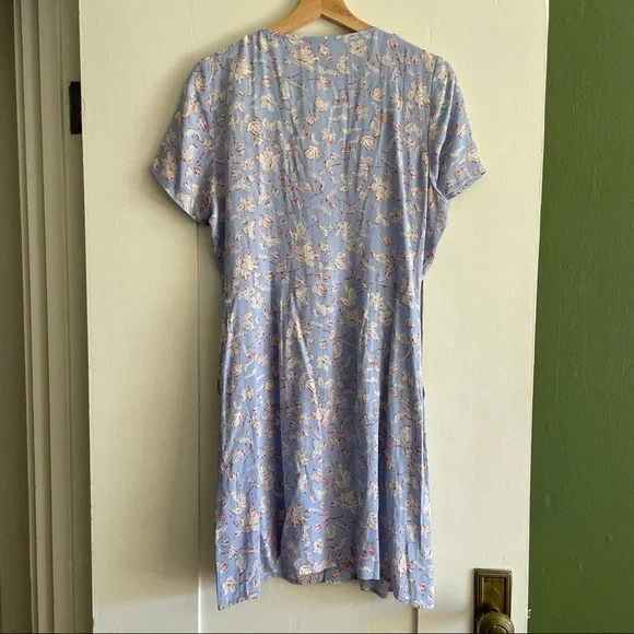 Button Dress - Picture 3 of 4